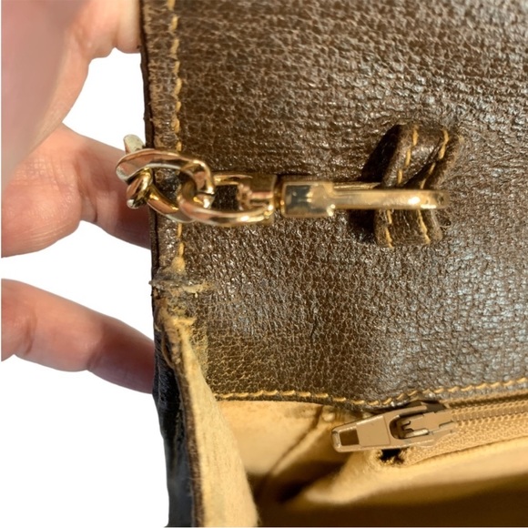 AUTHENTIC LARGE GUCCI CLUTCH WITH CHAIN STRAP - Picture 14 of 16